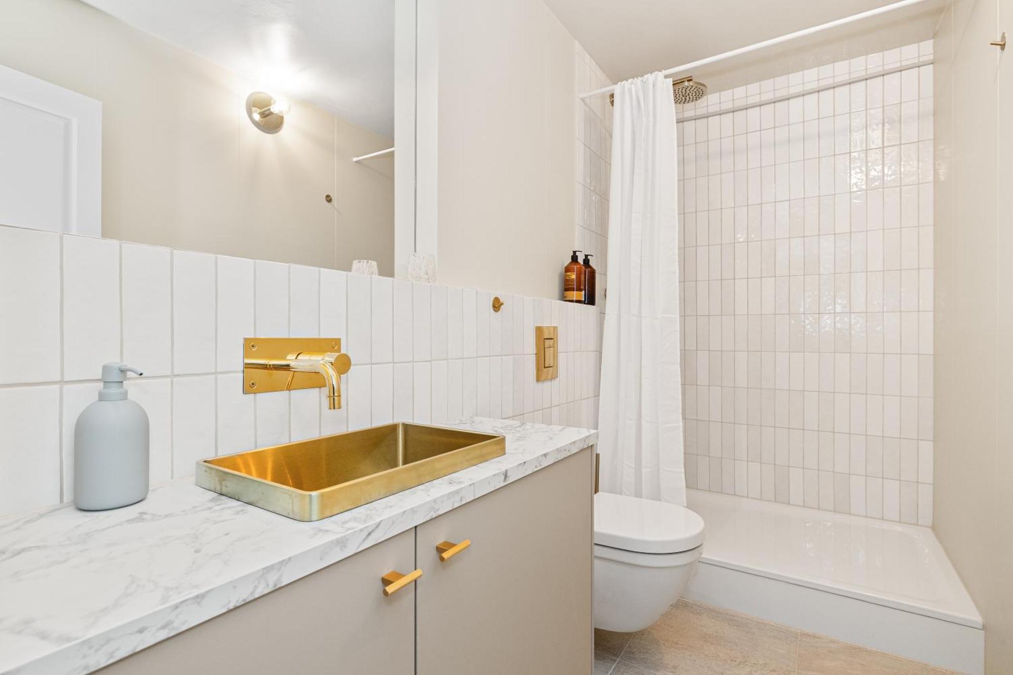 Downtown Baldursbra - Two Bedroom Apartment Reykjavik Luaran gambar